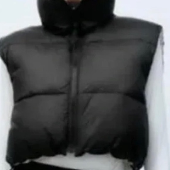 ZARA REVERSIBLE CROP PUFFER VEST SZ SMALL - Picture 3 of 8